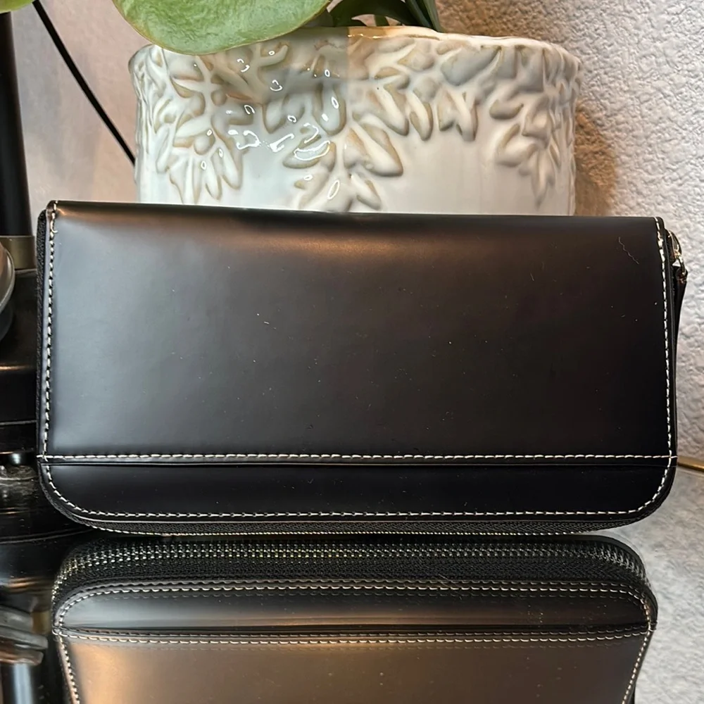 N/A sleek black